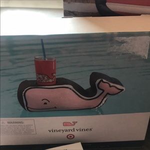 Vineyard vine bundle